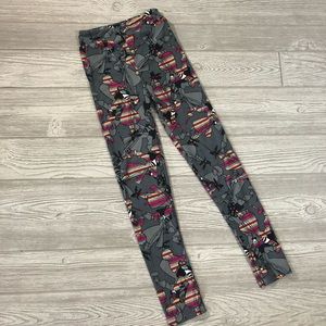 5/$25 • LuLaRoe • Disney’s Captain Hook Leggings